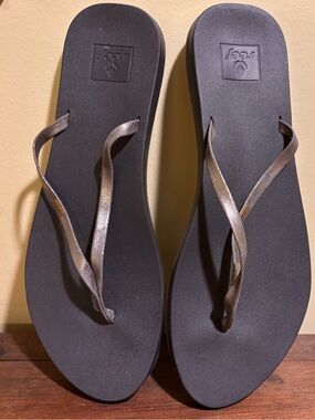 Reef Bliss Nights Flip Flops Size 7.5